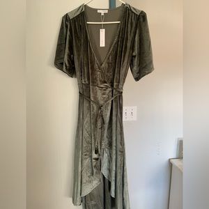 Short sleeve velvet wrap dress